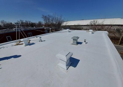 Couvreur de toit blanc à Montréal - Toiture Duvernay