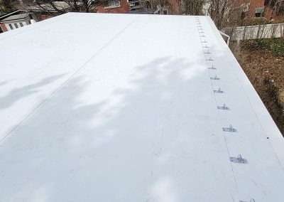 Couvreur de toit blanc a Montréal - Toiture Duvernay